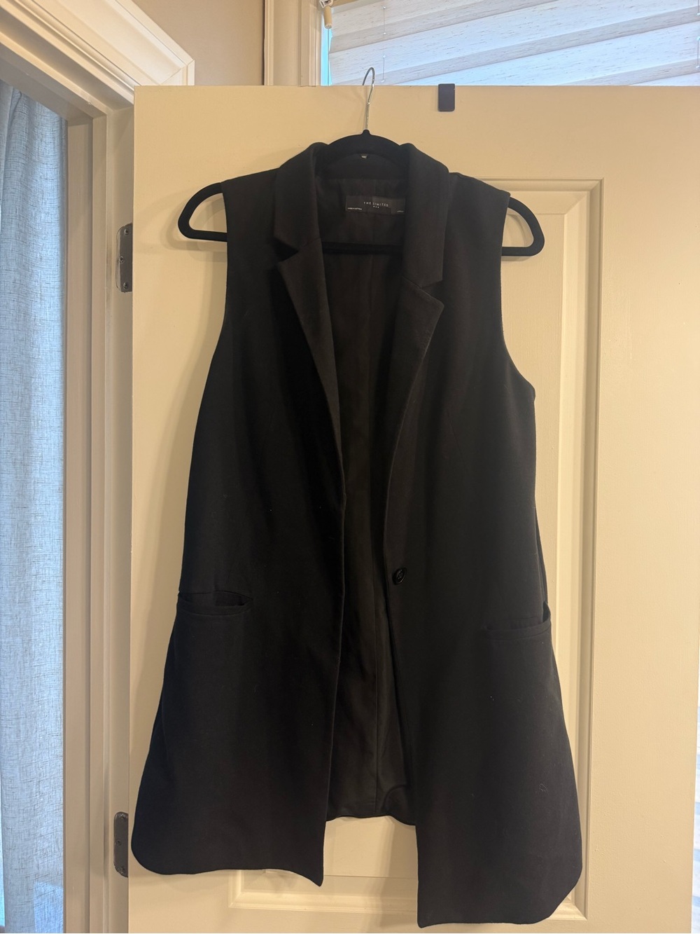 The Limited Black Sleeveless Longline Vest